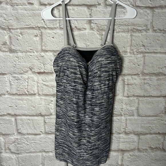 Free Country Plus Size Swim Top Women's Plus Size‎ 16w / 18w - Picture 1 of 4